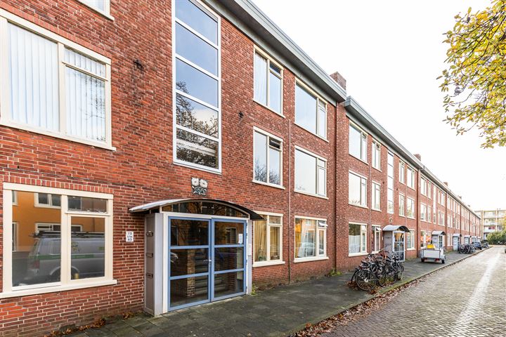 Bekijk foto 1 van Jacob Catsstraat 77