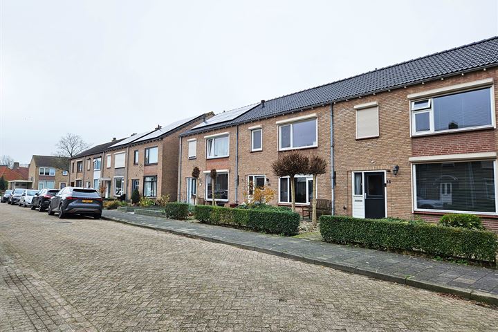 Bekijk foto 42 van Meidoornstraat 11