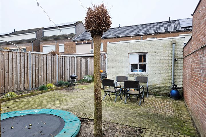 Bekijk foto 36 van Meidoornstraat 11