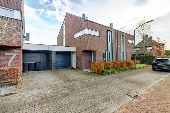 Bekijk foto 46 van Baroniestraat 9