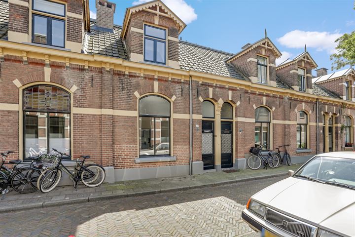 Bekijk foto 1 van Eigenhaardstraat 26