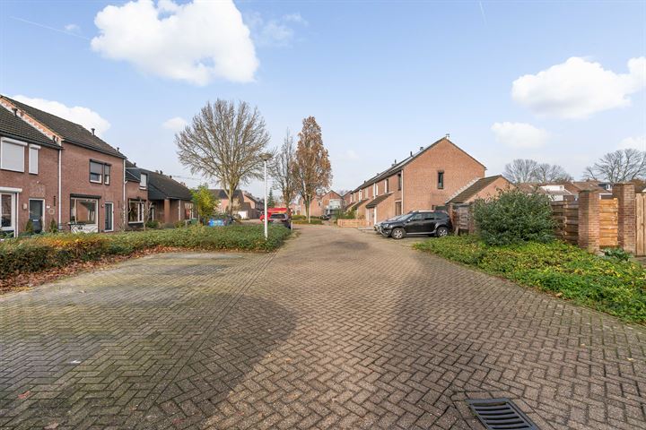 Bekijk foto 39 van Orchideestraat 18