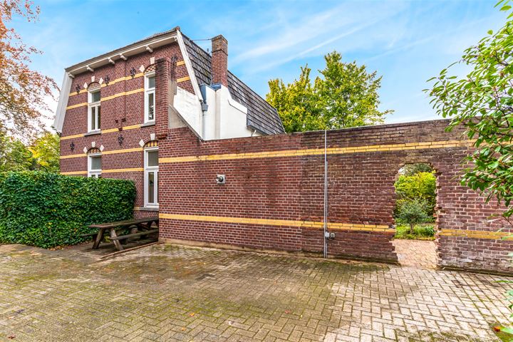 Bekijk foto 49 van Emmastraat 82