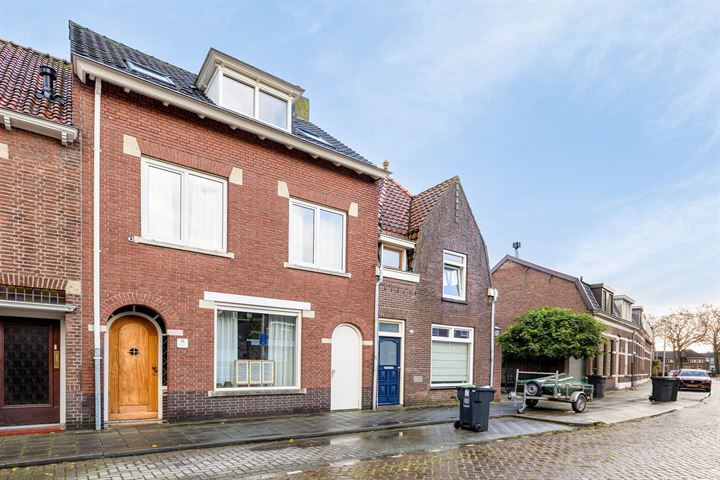 Bekijk foto 35 van Herstalsestraat 12