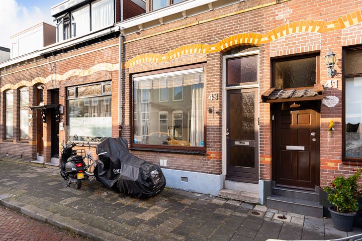 Bekijk foto 3 van Huygensstraat 43