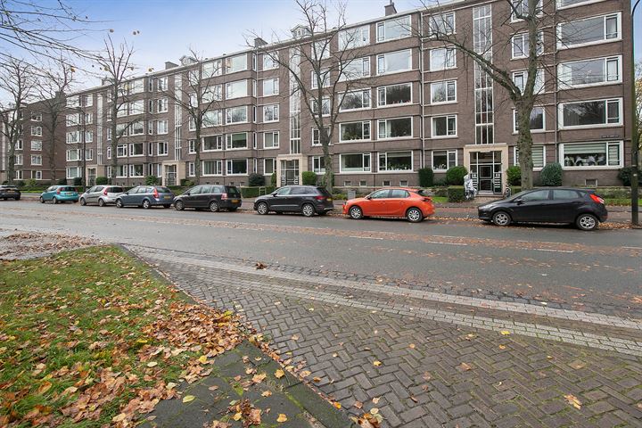 Bekijk foto 2 van Huis te Landelaan 176