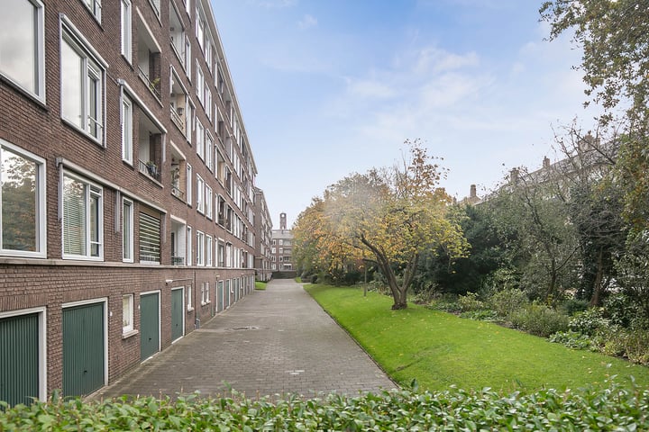 Bekijk foto 31 van Huis te Landelaan 176