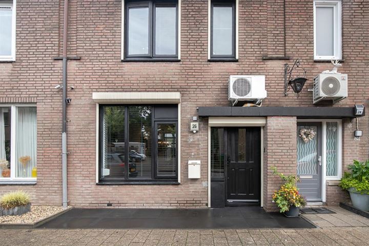 Bekijk foto 4 van Pieternel Koomansstraat 26