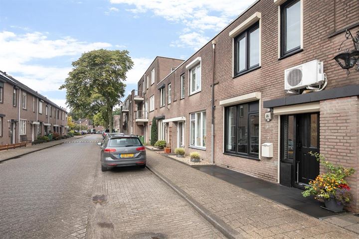 Bekijk foto 42 van Pieternel Koomansstraat 26