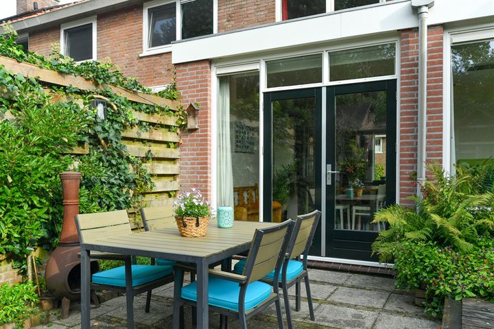 Bekijk foto 31 van Middenlaan 26