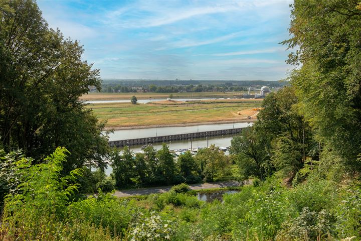 Bekijk foto 41 van Middenlaan 26