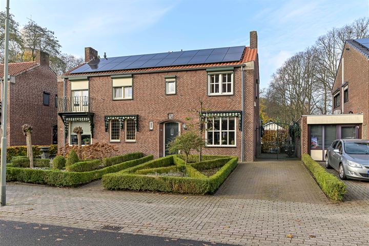 Bekijk foto 2 van Arnoldus Janssenstraat 36