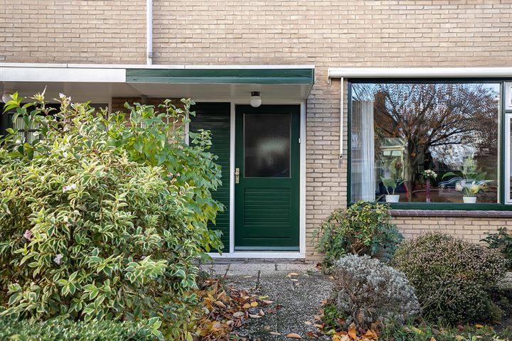 Bekijk foto 3 van Mondriaanstraat 2