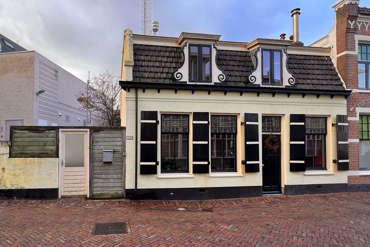 View photo 34 of Poststraat 14