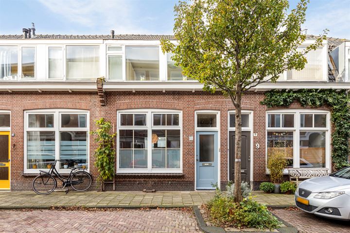 Bekijk foto 1 van De Genestetstraat 11