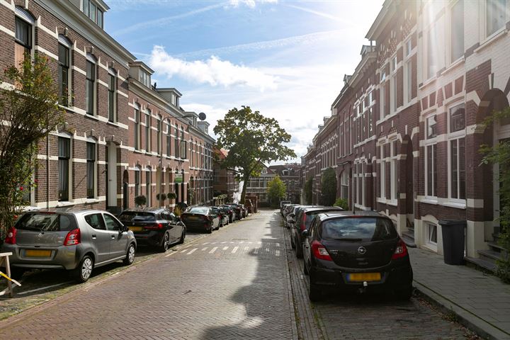 Bekijk foto 3 van Verhuellstraat 45