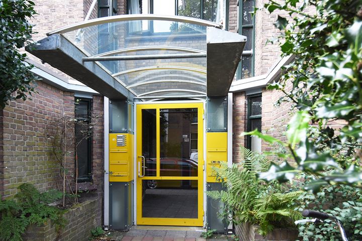 Bekijk foto 6 van Van Hogendorpstraat 61