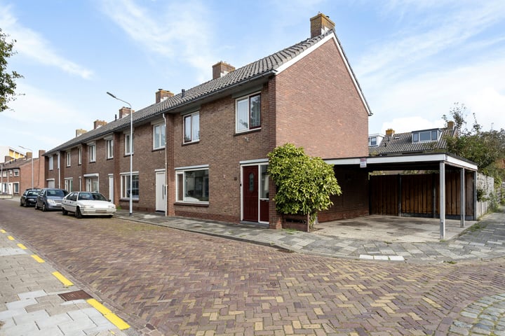 Bekijk foto 1 van Prinses Beatrixstraat 36