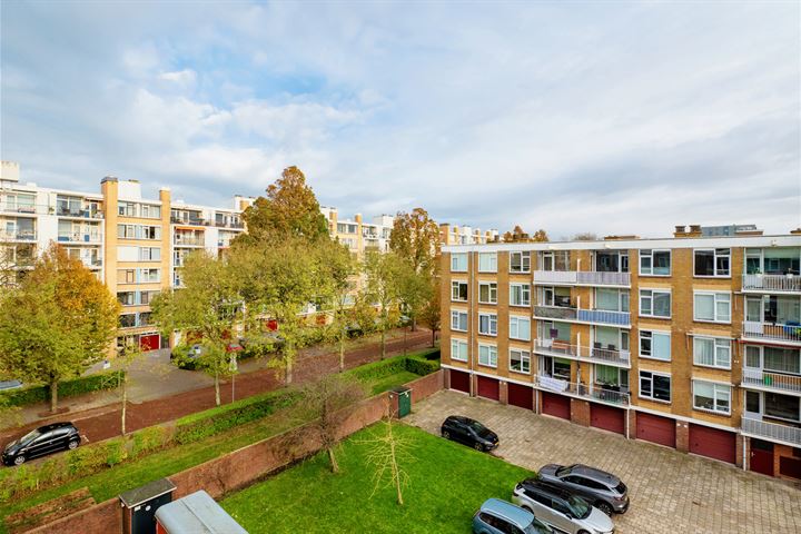 Bekijk foto 15 van Julius Röntgenstraat 26