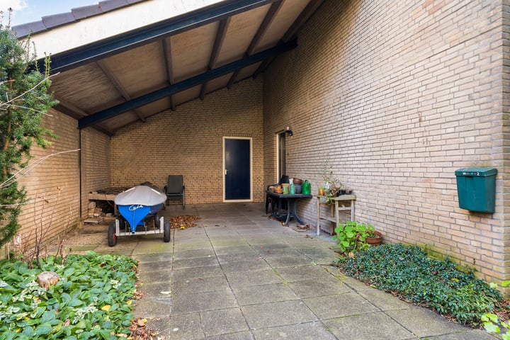 Bekijk foto 4 van Dr. Obe Postmastraat 21