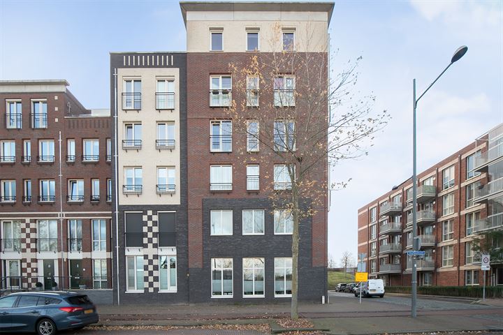 Bekijk foto 36 van Frontonstraat 33