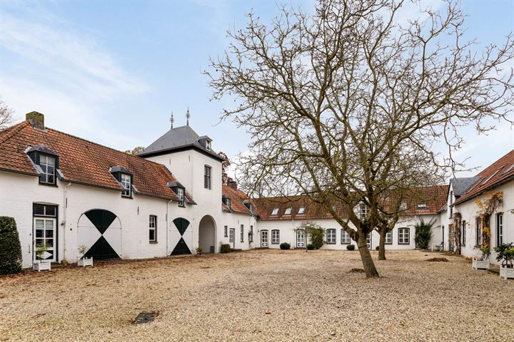 Bekijk foto 4 van Kasteel Nieuwenbroeck 6