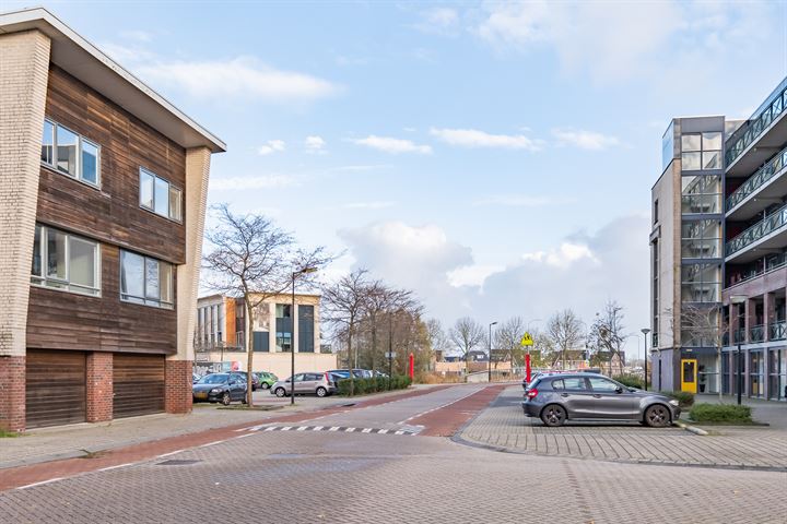 Bekijk foto 35 van P.C.Boutensstraat 60