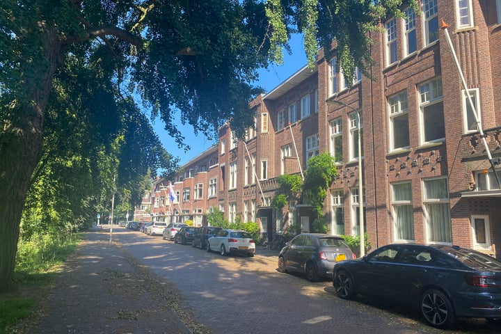 Bekijk foto 2 van 't Hoenstraat 9