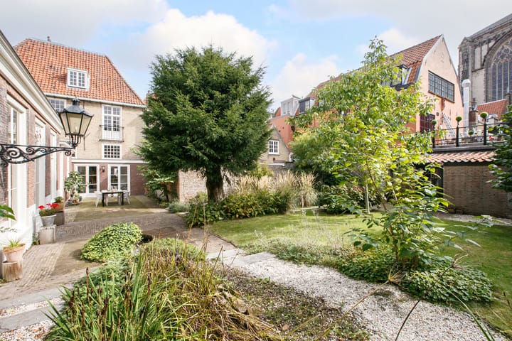 Photo 34 of Voorstraat 19