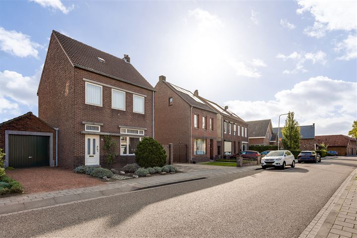 Bekijk foto 41 van Louerstraat 12