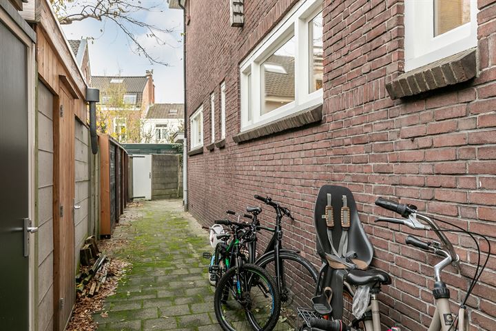 Bekijk foto 25 van Pieter Kiesstraat 67-ZW