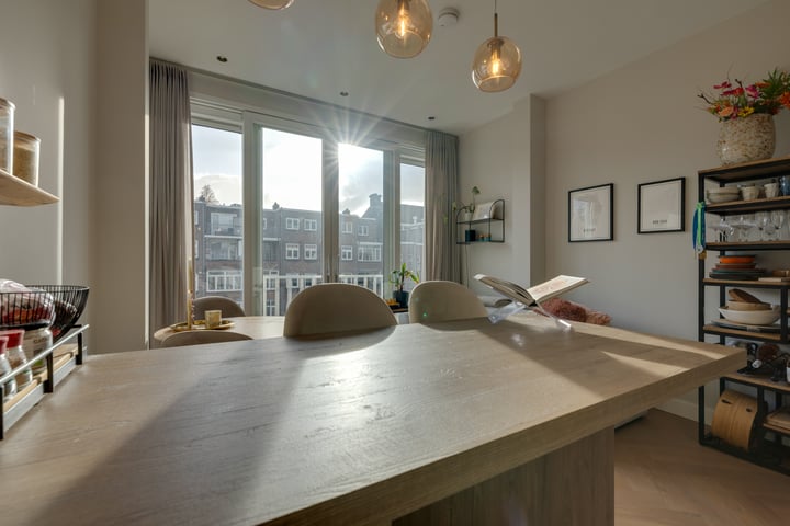 View photo 14 of Lomanstraat 71-E