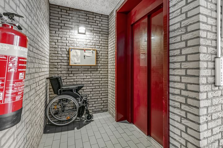 Bekijk foto 5 van Beatrixstraat 23