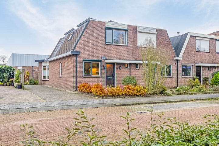 Parallelweg 76