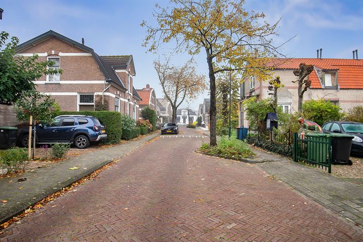 Bekijk foto 29 van Trompstraat 11