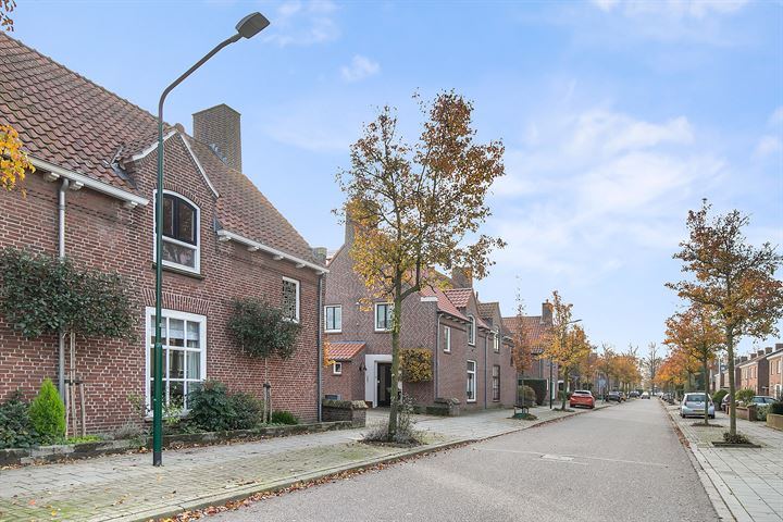 Bekijk foto 41 van Bakelgeertstraat 17