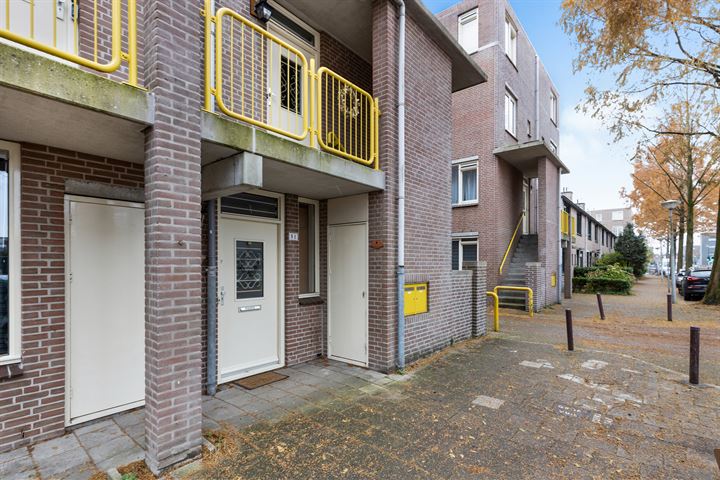 Bekijk foto 2 van Jacob Paffstraat 51