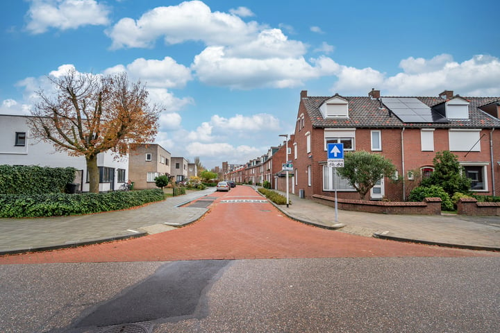 Bekijk foto 39 van Gasthuiskampstraat 12