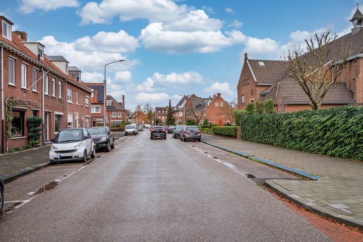 Bekijk foto 40 van Gasthuiskampstraat 12