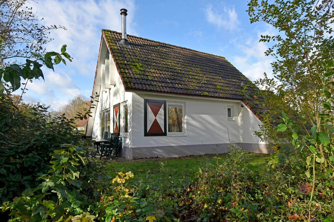 Foto 2 van Zwembadweg 1-106