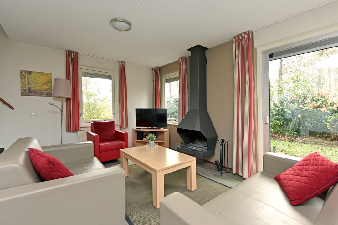 Foto 7 van Zwembadweg 1-106