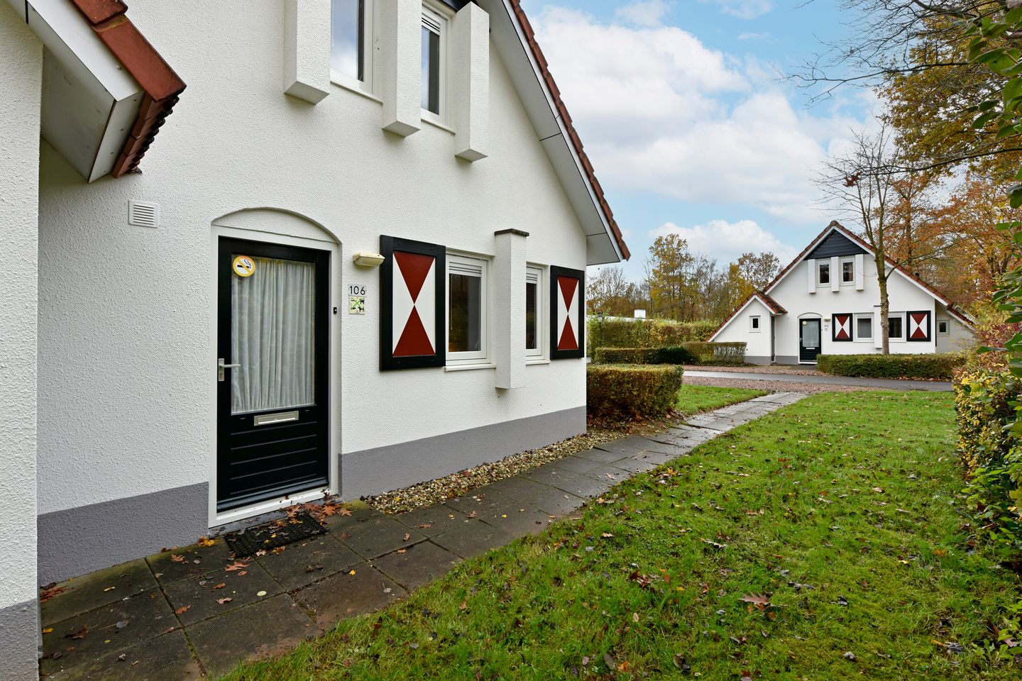 Foto 4 van Zwembadweg 1-106