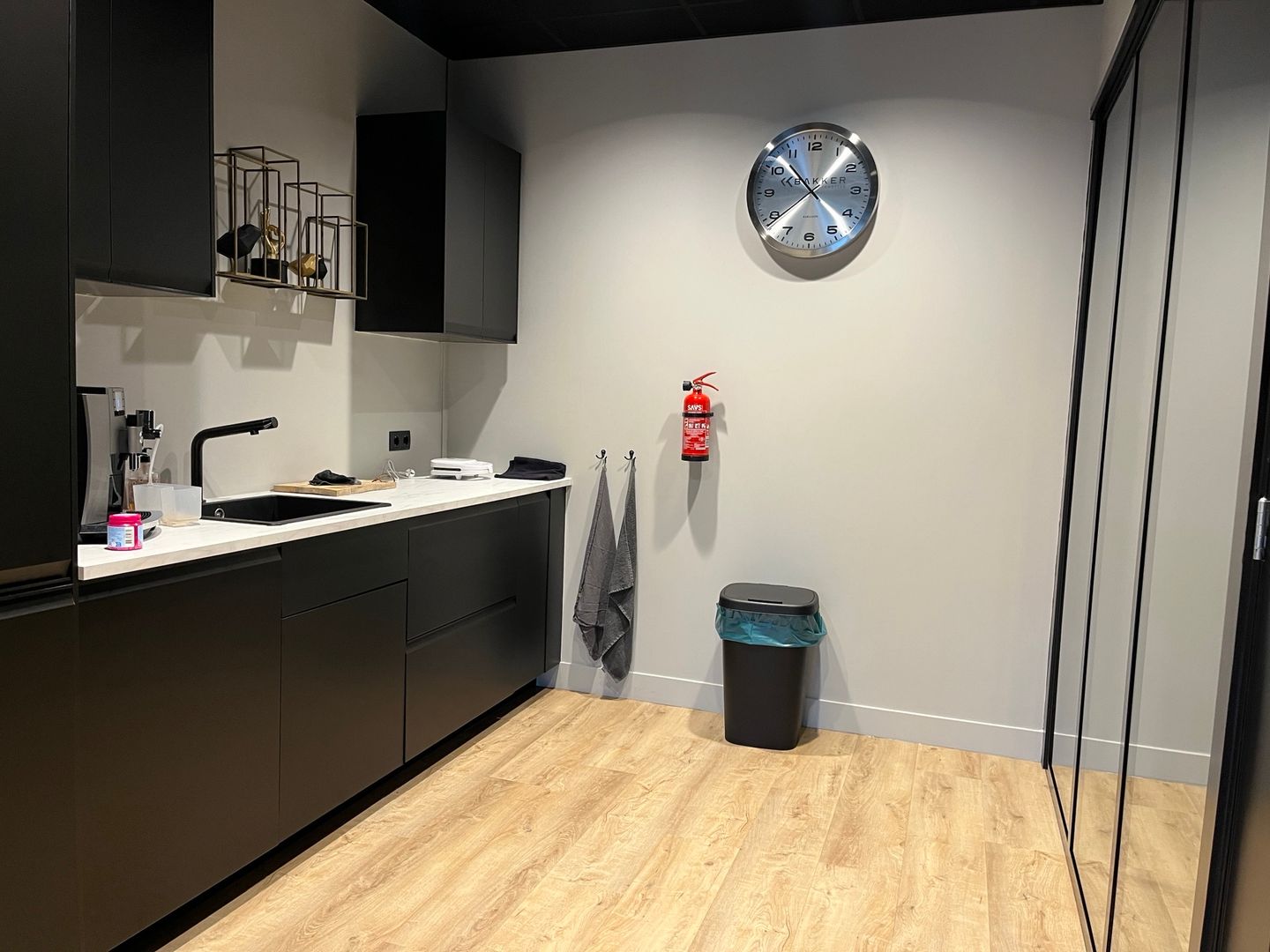 View photo 4 of Smitspol 12-j