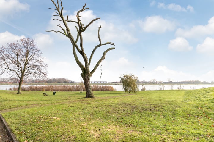 Bekijk foto 5 van Beneden Havendijk 115