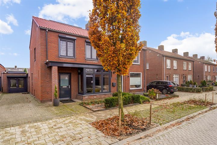 Bekijk foto 3 van Margrietstraat 12