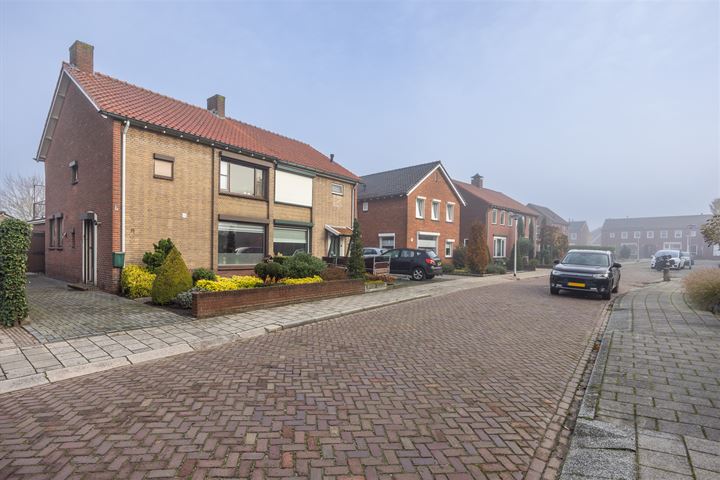 Bekijk foto 36 van Ambachtstraat 14