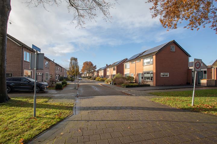 Bekijk foto 34 van Leliestraat 35