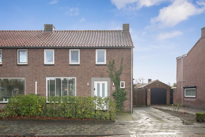 Bekijk foto 36 van Bladerstraat 14