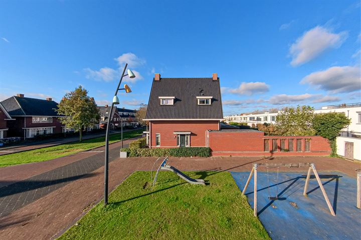 Bekijk foto 50 van Valkenswaardstraat 27