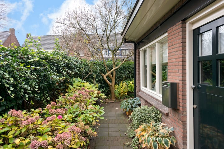 Bekijk foto 38 van Backerstraat 2